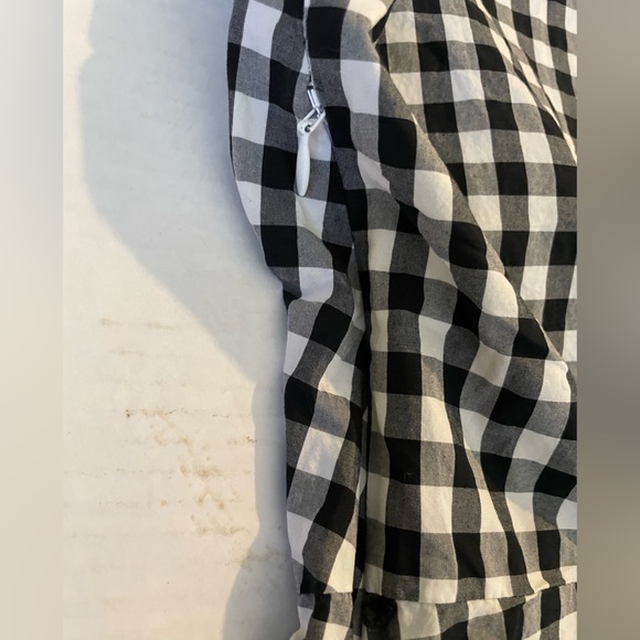 J.Crew black & white gingham check shirt sleeve v-neck blouse Size 4, - Picture 8 of 9